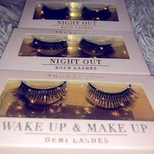 “Girls Night Out” and “Wake up & make up ” lashes